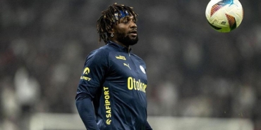 allan-saint-maximinden-fenerbahceye-gonderme-gercek-ortaya-cikacak-f2GVlciE.jpg
