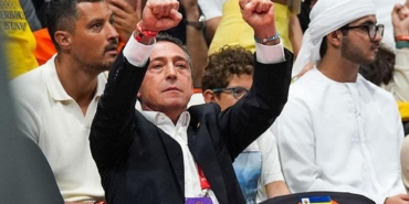 fenerbahce-yildizlari-ikiser-ikiser-getiriyor-ingiltere-ucaginda-iki-super-yildiz-7ndL2djM.jpg
