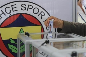 fenerbahcede-imzalar-kulube-teslim-edildi-iste-ortaya-cikan-rakam-5PTxDYfD.jpg