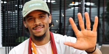 galatasarayin-yildizi-leroy-sanenin-abisi-de-turkiye-yolunda-almanyadan-1-lige-transferde-surpriz-gelisme-GpA5Ml4R.jpg
