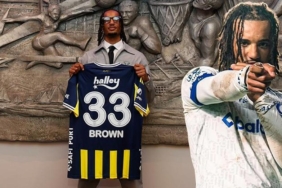 ozel-archie-brown-futbol-oynadigim-cocuklarin-hepsi-hapse-girdi-ac-milanin-jetini-geri-jJvK8Bb6.jpg