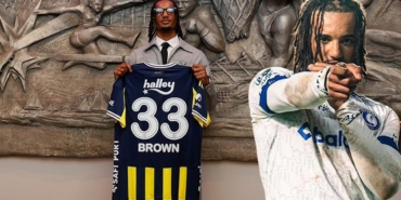 ozel-archie-brown-futbol-oynadigim-cocuklarin-hepsi-hapse-girdi-neyse-ki-ben-beladan-ZhcqdbBI.jpg