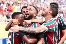 ozet-fluminenseden-tarihi-basari-yari-finale-yukseldiler-fluminense-al-hilal-mac-sonucu-2-1-j2IHk3C3.jpg