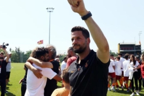 son-dakika-galatasarayda-ayrilik-gorevini-birakti-58PxEDgs.jpg