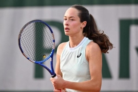 zeynep-sonmez-wimbledonda-tarih-yazdi-75-yil-sonra-3-tura-yukseldik-aI2kMWKz.jpg